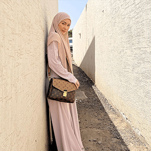 Zara Zya Berkongsi Gambar Sewaktu Berada Di Arab Saudi